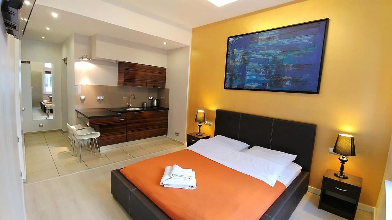 Appartement Mirror Gold & Grey